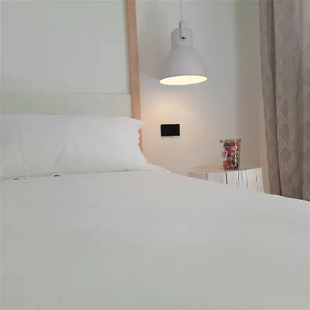 Alojamento de Acomodação e Pequeno-almoço Lo Spada Rooms B&B
