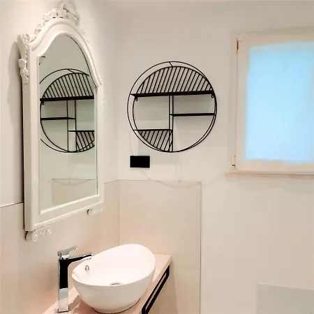 Lo Spada Rooms B&B 住宿加早餐酒店 切法卢